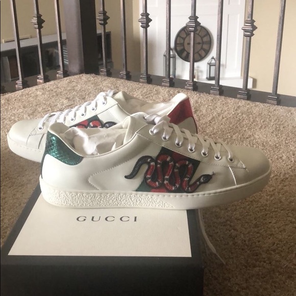 Gucci Ace Snake Embroidered Sneakers - Picture 10 of 10